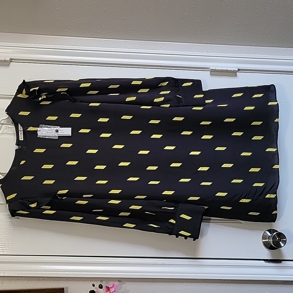 Alice + Olivia Dresses & Skirts - Alice +Olivia Ribbon Tape Black Neon Yellow Longsleeve Dress Size 6